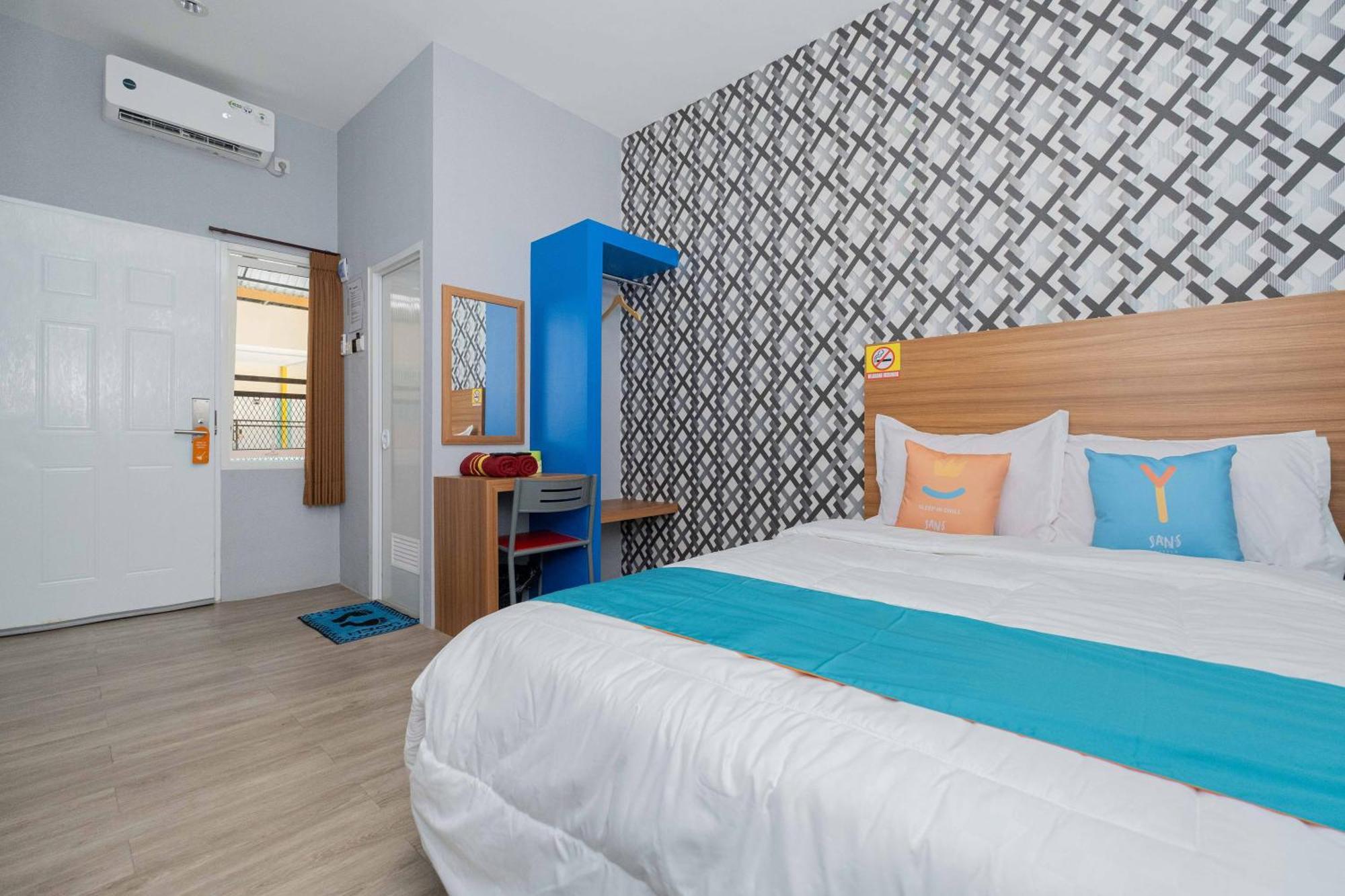 Sans Wm Hotel Blitar ภายนอก รูปภาพ