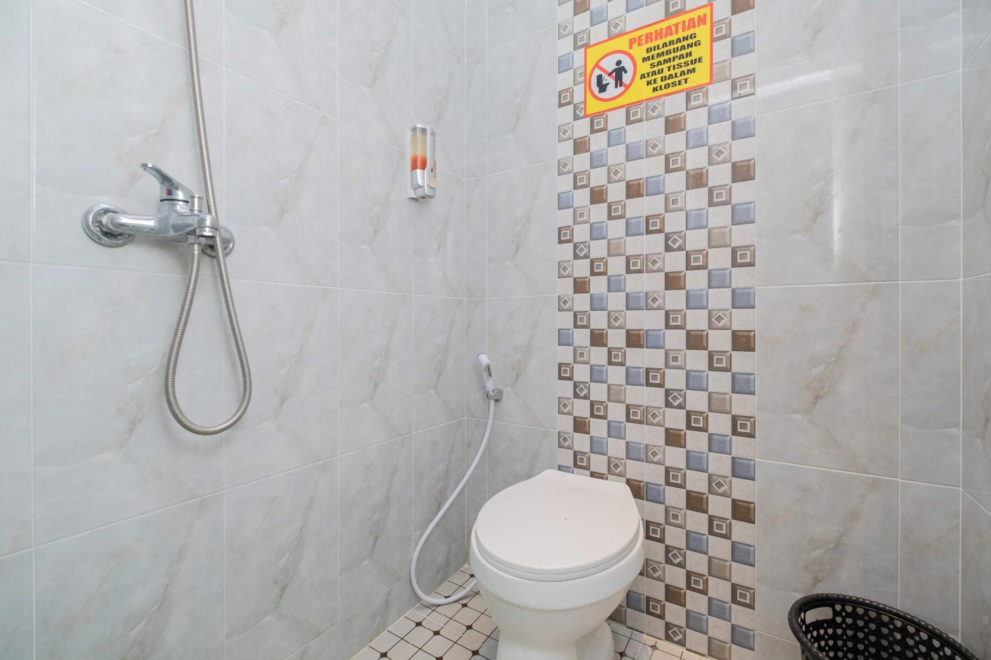Sans Wm Hotel Blitar ภายนอก รูปภาพ