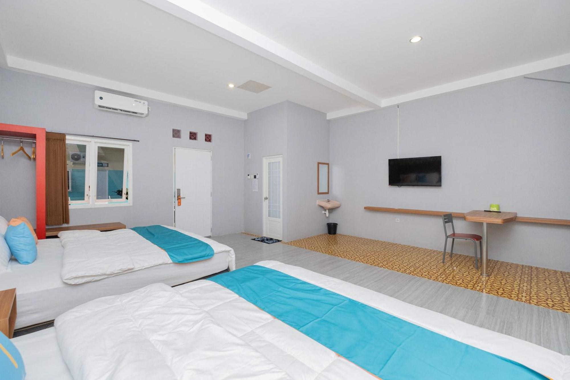 Sans Wm Hotel Blitar ภายนอก รูปภาพ
