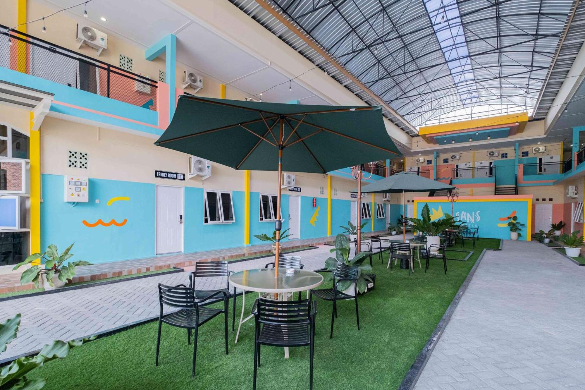 Sans Wm Hotel Blitar ภายนอก รูปภาพ