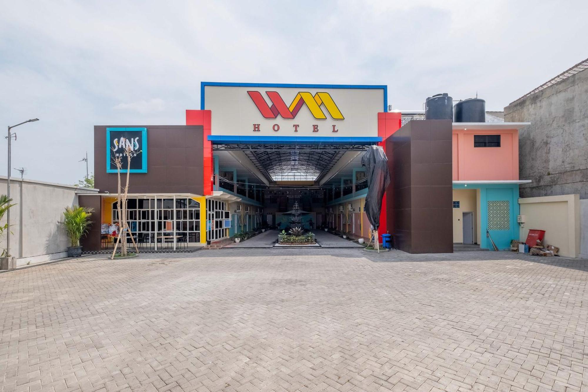Sans Wm Hotel Blitar ภายนอก รูปภาพ